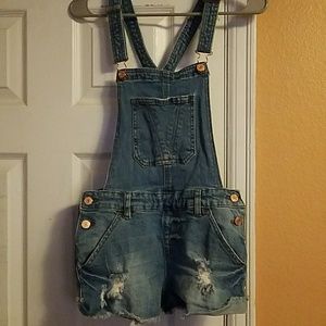 Refuge Jean short overall, worn once..excellent co